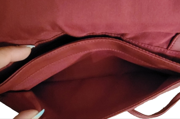Apostrophe. Small Red Genuine Leather Purse. Trim is Man-Made. - Picture 5 of 8